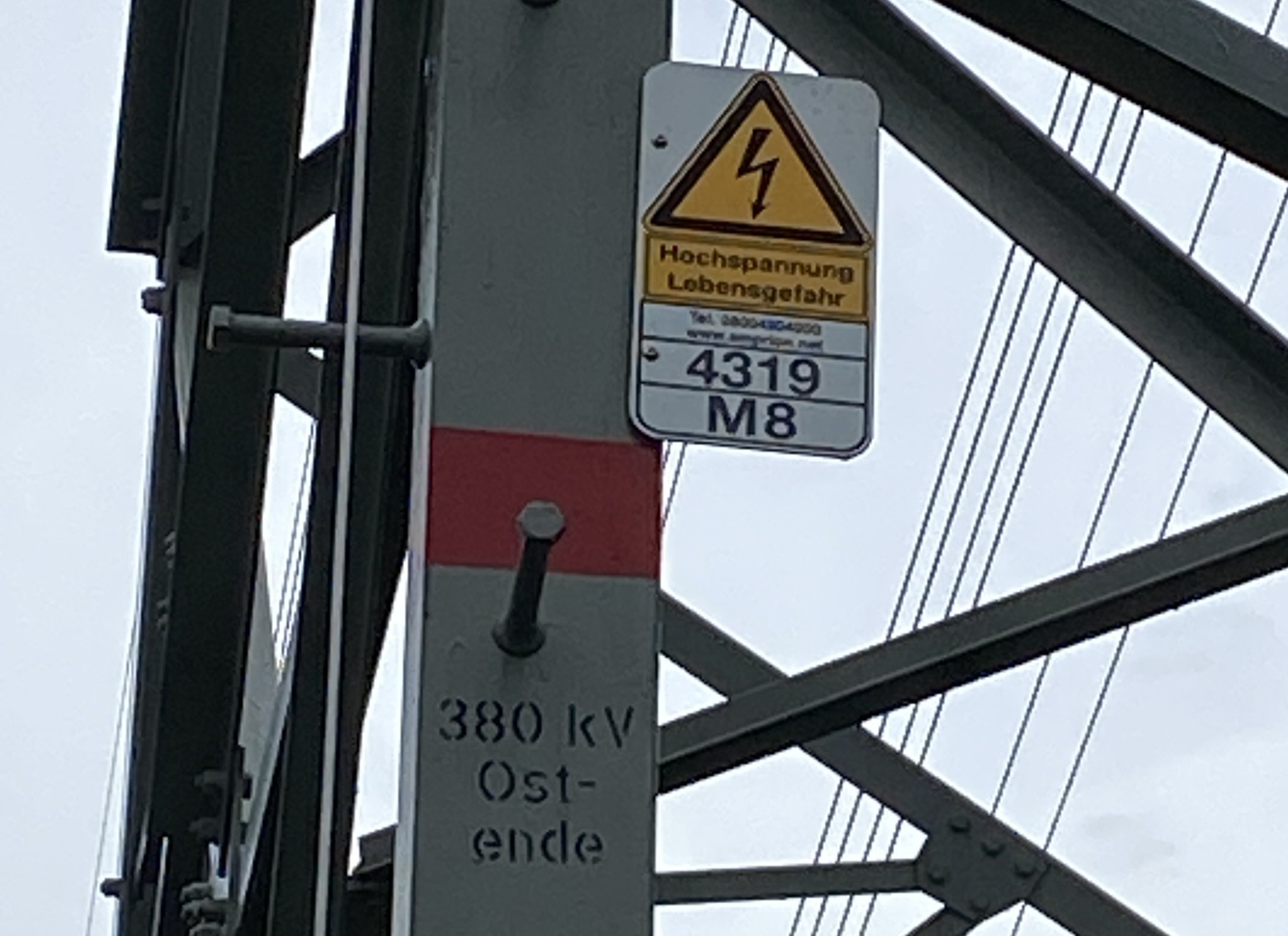 380 kV Leitung von Amprion im Ruhrgebiet