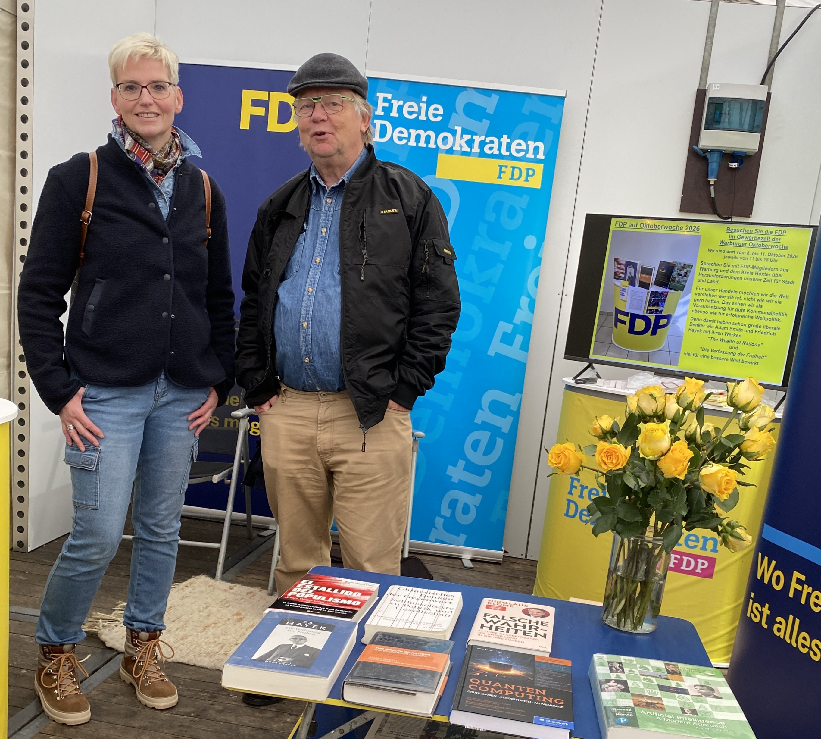 FDP Stand Oktoberwoche Besuch vom Kreisvorstand